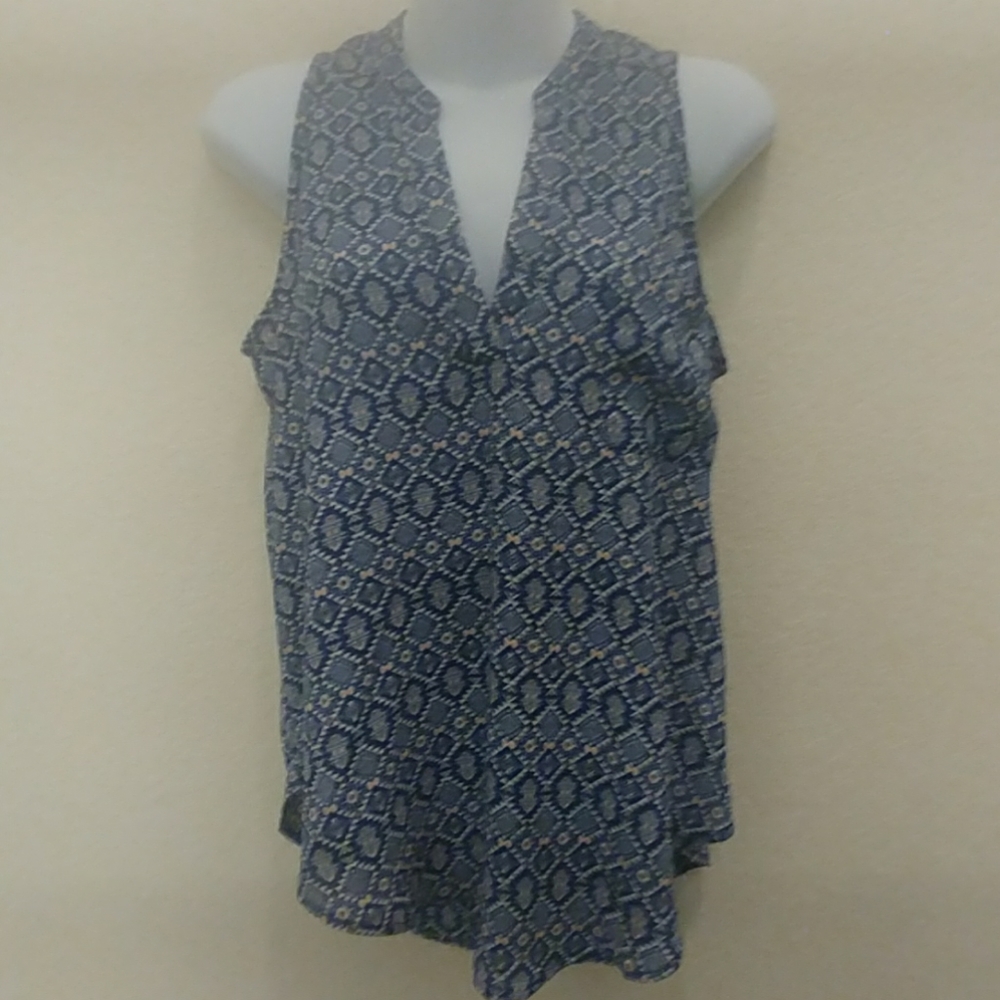 Lush Printed Crepe Sleeveless Top - Picture 4 of 8